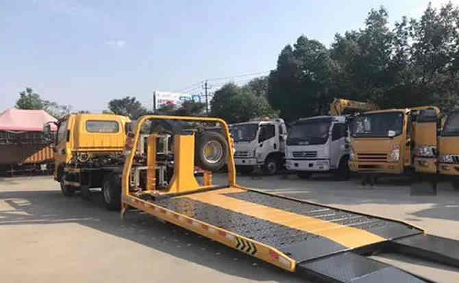 三都汽车中途维修案例